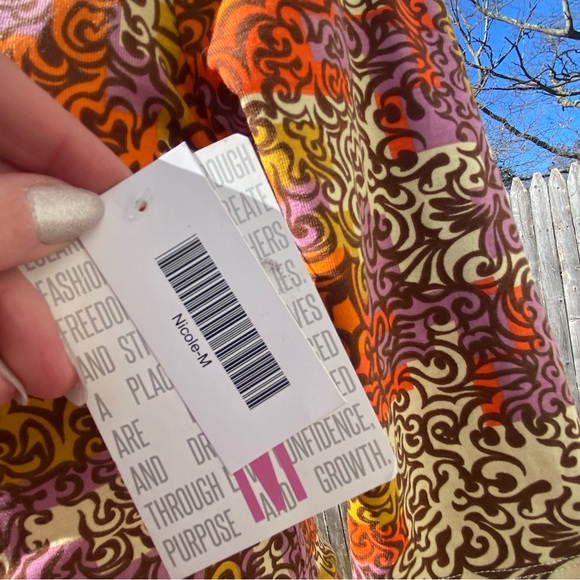 NWT NICOLE - Picture 4 of 5